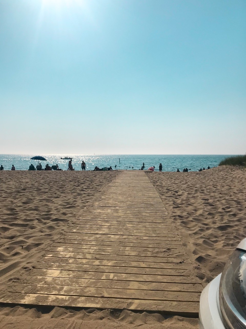 beach boardwalk that goes directly to the ocean
